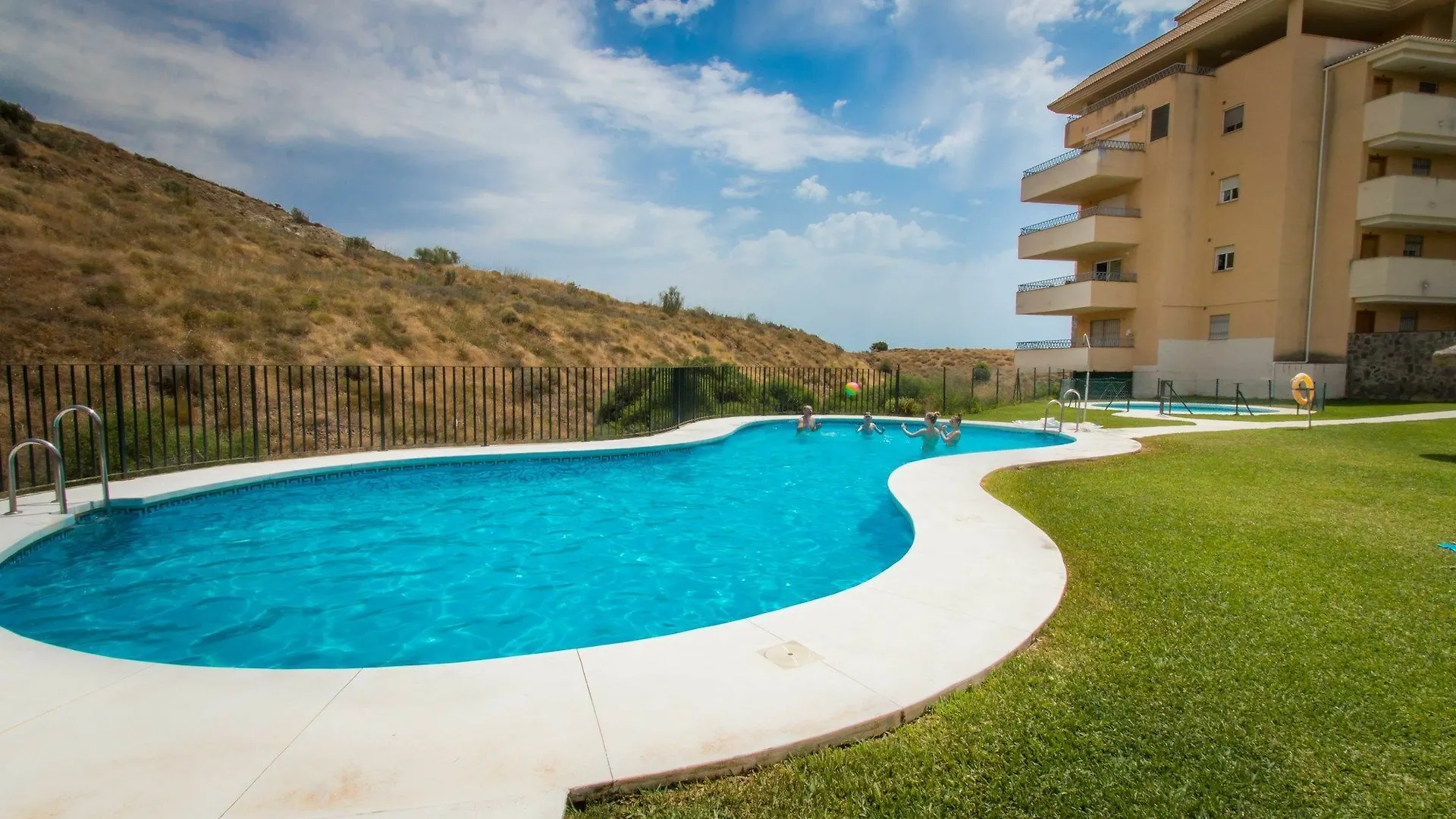 Holidays2Fuengirola Carvajal Espanha
